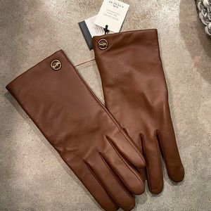 Coach gloves